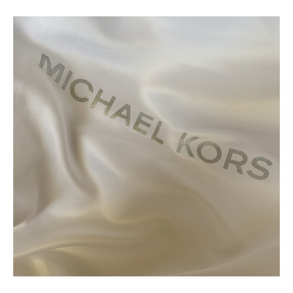 SOLD Michael Kors Bag Parker Leather Crossbody Bag From their Latest collection - Picture 9 of 13